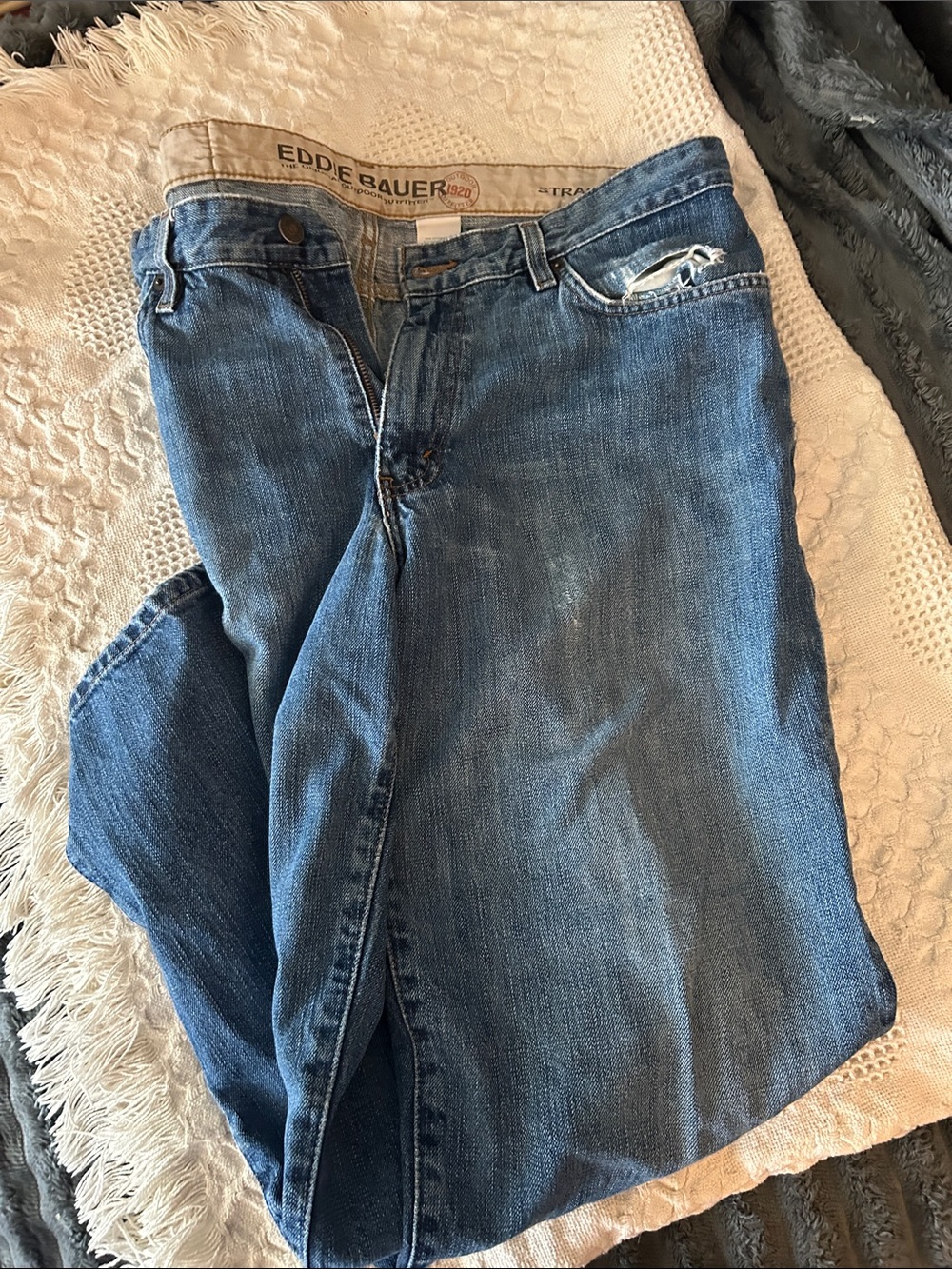 Eddie Bauer Men's Medium Blue Relaxed Straight Jeans